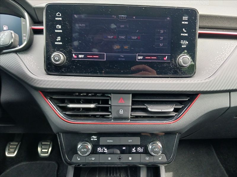 Škoda Scala 1,5 110 kW MONTE CARLO - fotka 20 z 31
