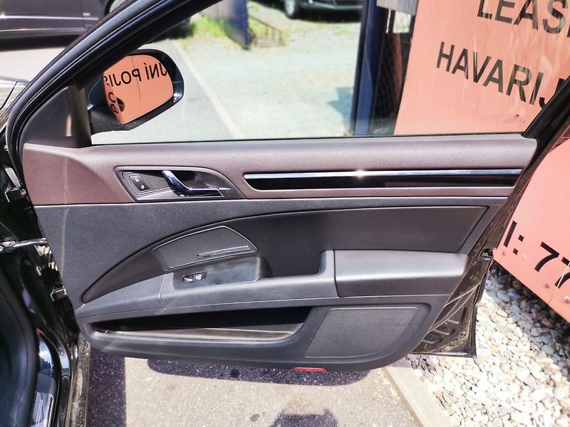 Škoda Superb (2014) 2.0TDi 125kw Laurin/Klement ČR - fotka 14 z 25