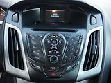 Ford Focus (2013) 1.6 TDCi, Klima - náhled 12