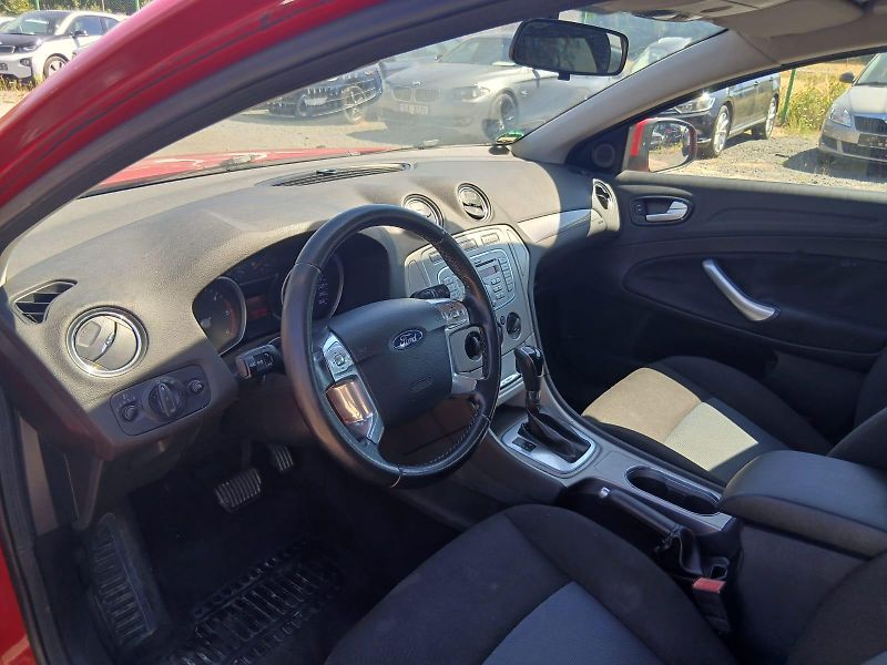 Ford Mondeo 2.0 TDCI, automat - fotka 21 z 31