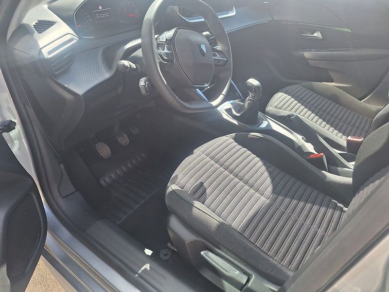 Peugeot 208 (2026) STYLE 1.2 TURBO 100k MAN6 - fotka 10 z 18