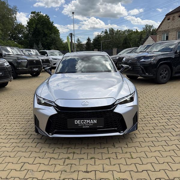Lexus IS 350 (2026) AWD F SPORT 311 HP V6 2026 - fotka 2 z 15