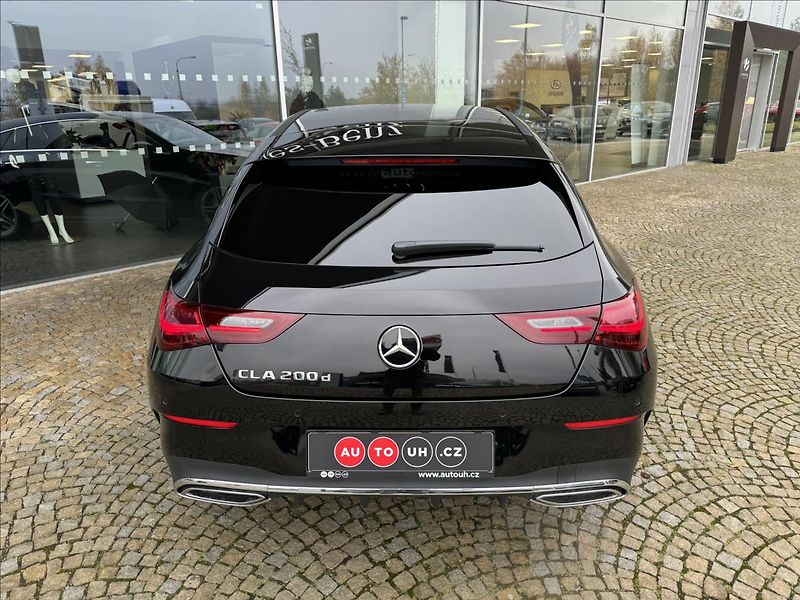 Mercedes-Benz CLA 200d Shooting Brake - fotka 22 z 31
