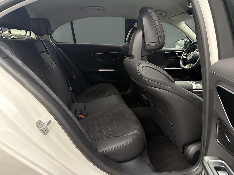 Mercedes-Benz Třídy C C 220 d 4MATIC   2,0 - fotka 14 z 17