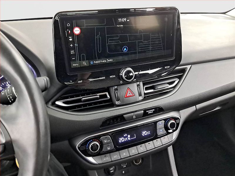 Hyundai i30 (2023) Smart 1.5 T-GDI MHEV, ČR,1.maj - fotka 12 z 20