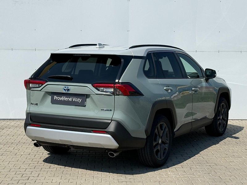 Toyota RAV4 2.5 HSD e-CVT AWD Adventure - fotka 2 z 29