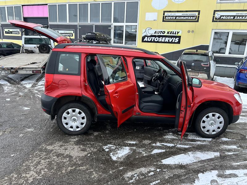 Škoda Yeti 1.2TSI 77KW,1MAJ,TZ,KLIMA,CZ - fotka 30 z 41
