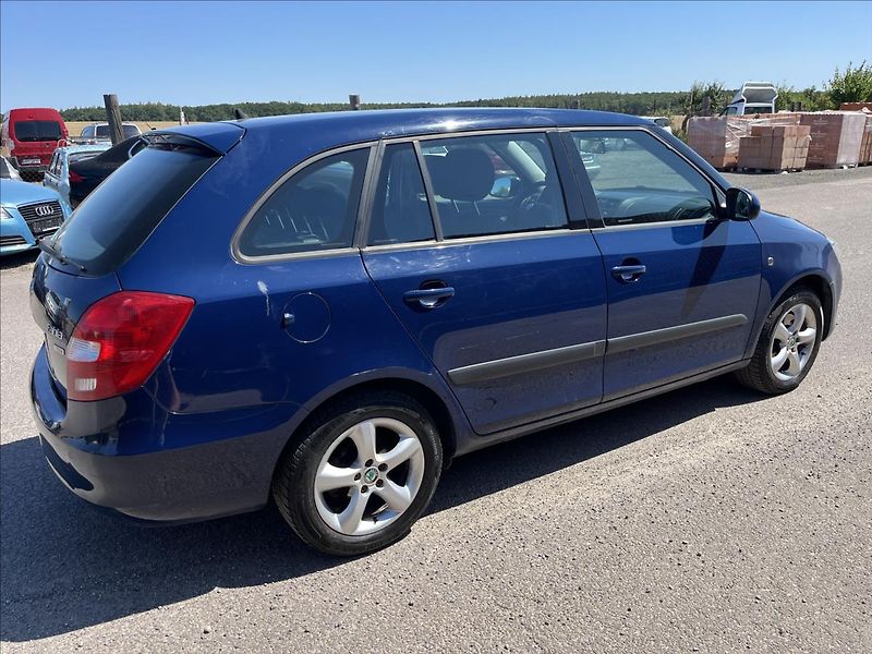Škoda Fabia 1,6 TDi ČR KLIMA ALU 2 x KOLA - fotka 5 z 33
