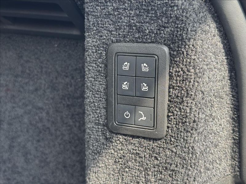 Land Rover Range Rover 4,4 SDV8 Autobiography LWB DPH - fotka 33 z 38