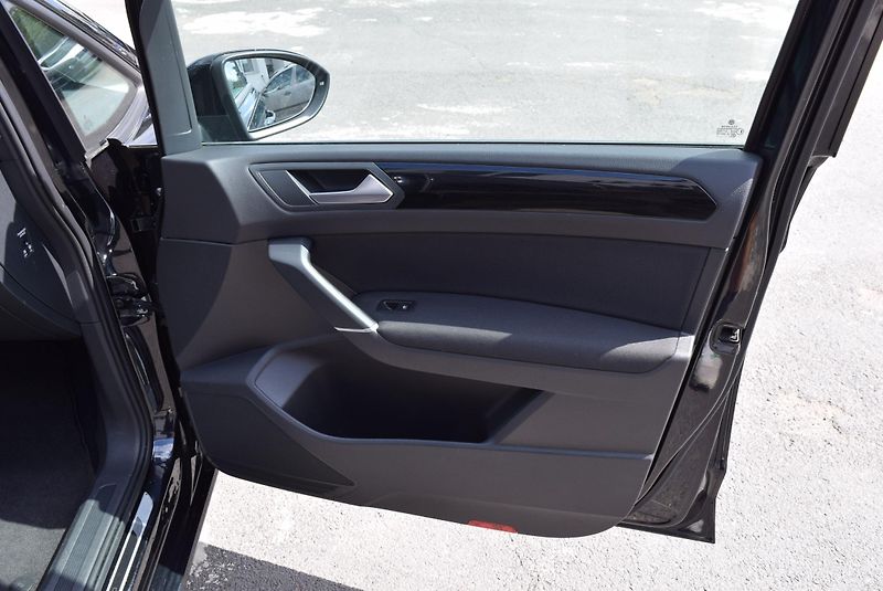 Volkswagen Touran (2017) 1.4TSI 110kw 7MÍST CLBMT NAVI - fotka 40 z 50