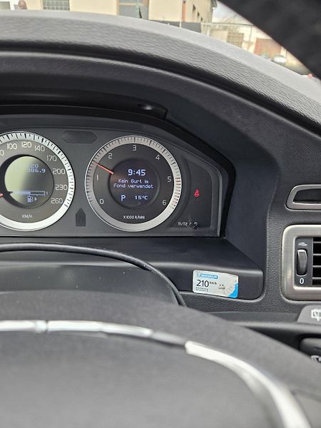 Volvo V70 (2010) 2.4 D5 151kw, MOŽNÉ SPLÁTKY  - fotka 23 z 25