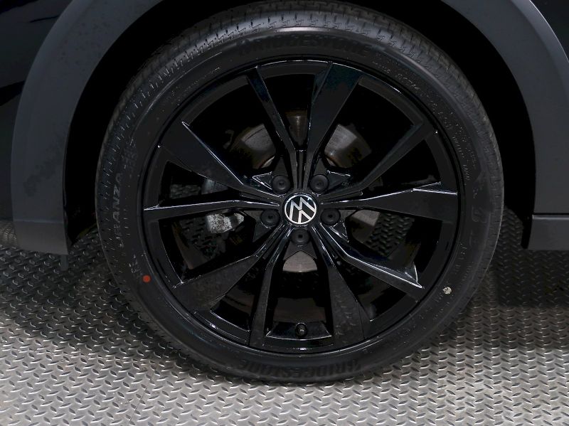 Volkswagen Taigo (2023) R-LINE 1.0TSI 81KW DSG NAVI - fotka 12 z 37