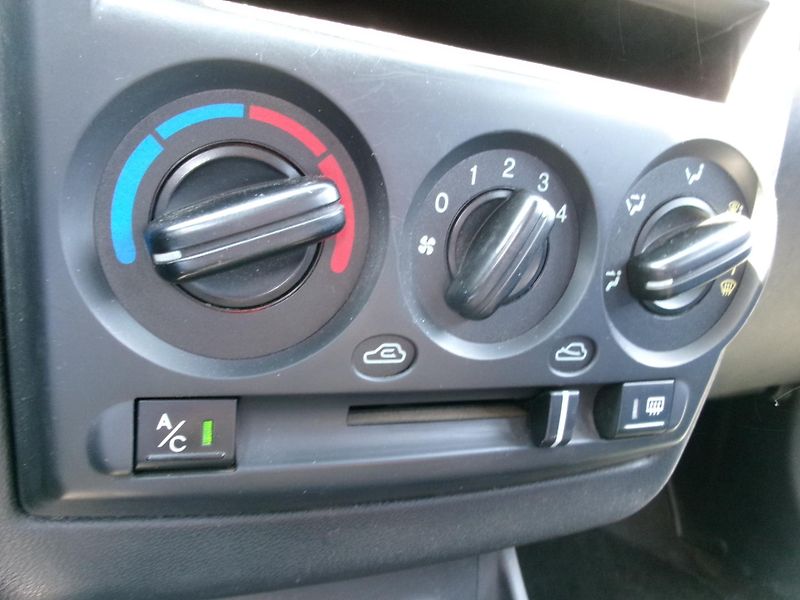 Hyundai Getz (2007) 1,4 16V KLIMA ČR TAŽNÉ - fotka 17 z 25