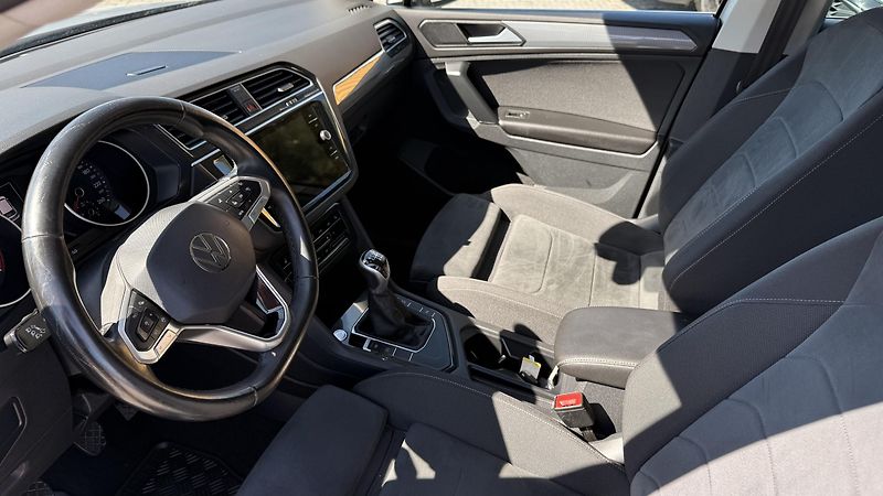 Volkswagen Tiguan (2022) 2.0 TDI,LIFEREZERVOVÁNO - fotka 38 z 40