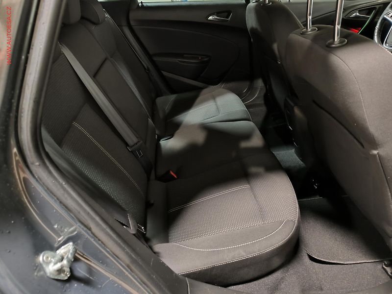 Opel Astra (2016) 1.6 CDTi, Sport, bixen, navi - fotka 11 z 17
