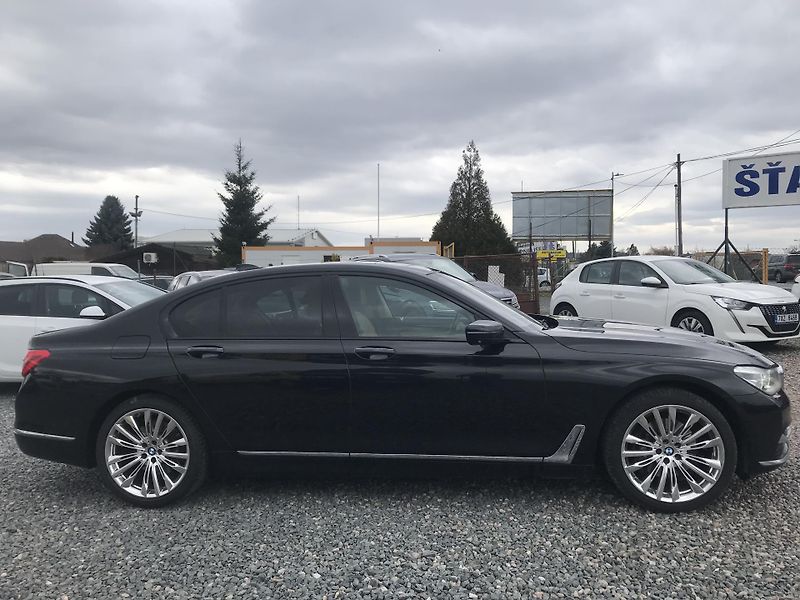 BMW Řada 7 730D X-DRIVE ,360,HUD,ČR,DPH.. - fotka 4 z 17