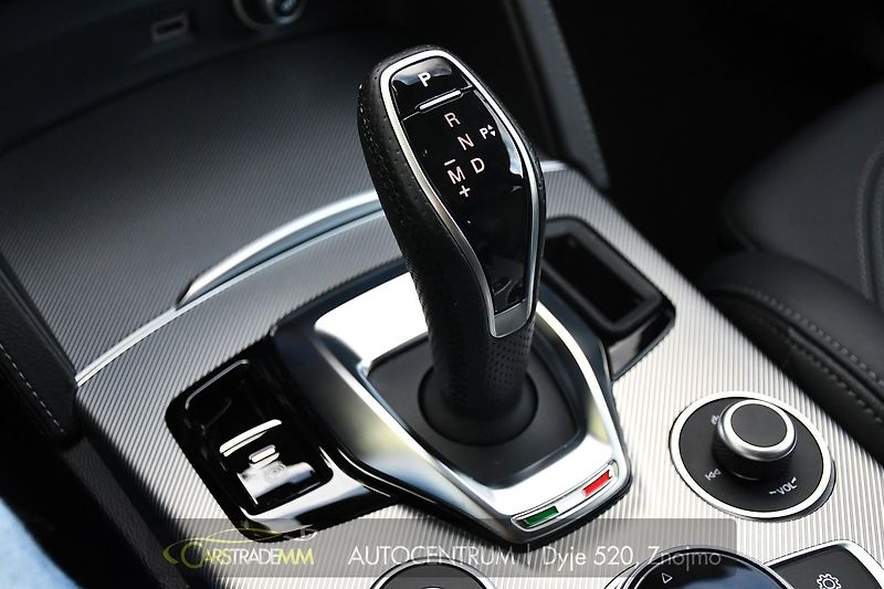 Alfa Romeo Stelvio 2.0 Turbo 16V 206kW Veloce Q4 - fotka 34 z 53