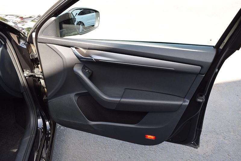 Škoda Octavia (2019) 1.5TSI 110kw AMBITION LED APP - fotka 41 z 49