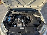 Volkswagen Golf (2013) Comfortline 1.2 TSI 77kW - náhled 28