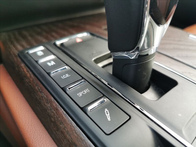 Maserati Quattroporte 3.0 V6 GranLusso - fotka 18 z 27