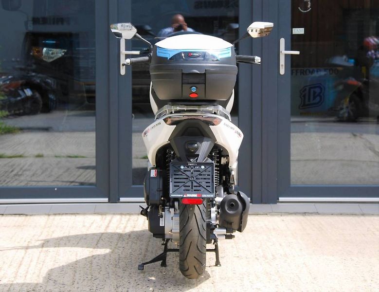 Motorro EasyMax 125i (2026) TUMOTO Easymax Plus 125i - fotka 8 z 25