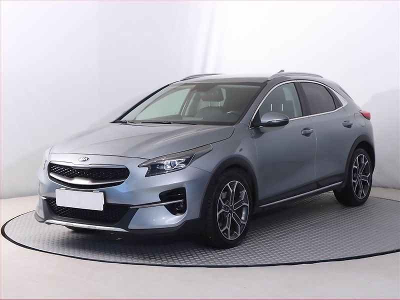 Kia XCeed (2020) 1.4 T-GDI, Automat, Serv.kniha - fotka 2 z 19