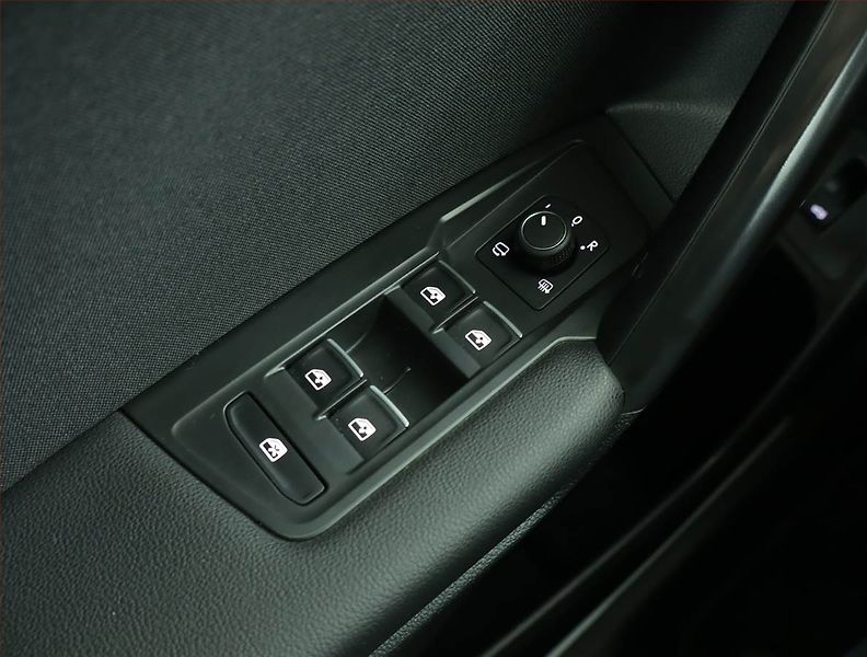 Volkswagen Tiguan Allspace (2022) 2.0 TDI - fotka 17 z 17