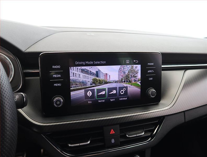 Škoda Kamiq (2023) Monte Carlo 1.5 TSI - fotka 18 z 26