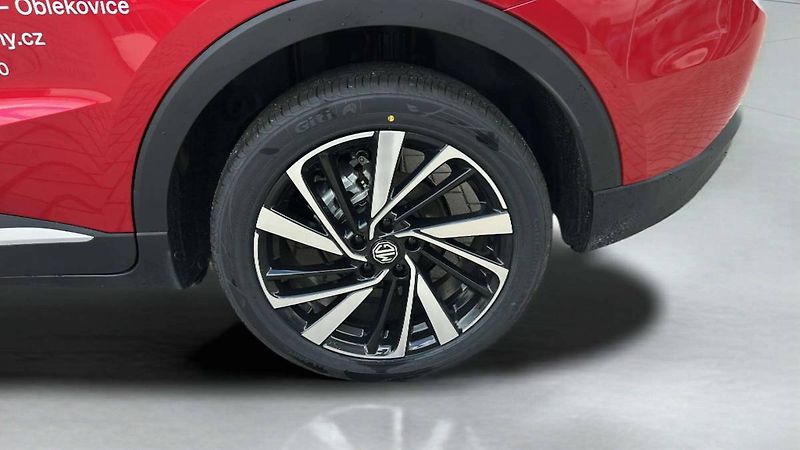 MG ZS EXCLUSIVE HYBRID+ 1.5L (145 kw - fotka 22 z 25