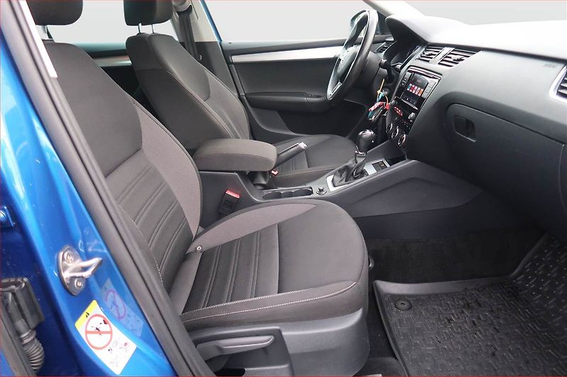 Škoda Octavia (2019) Ambition 1.5 TSI G-TEC - fotka 9 z 19