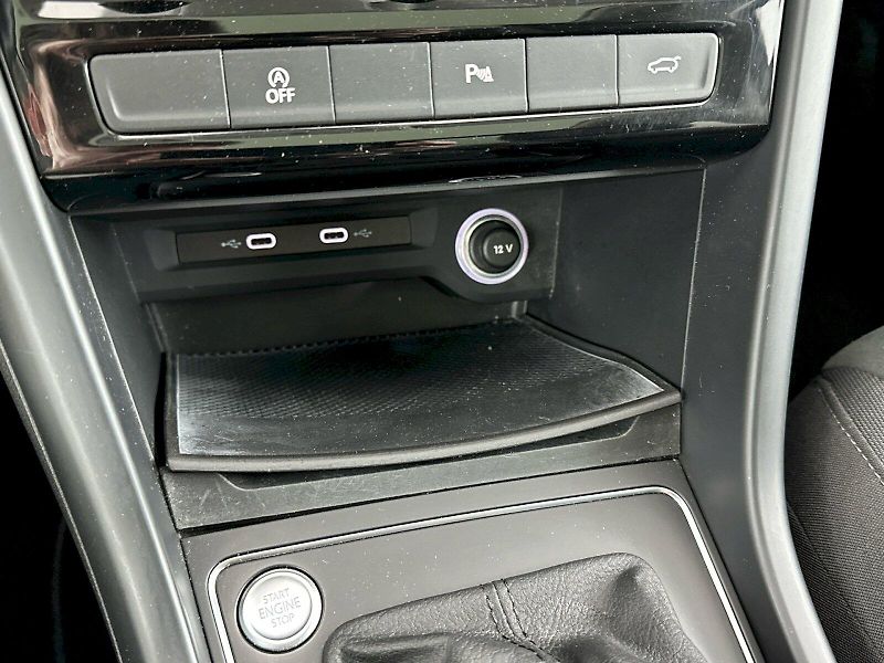 Volkswagen Touran (2022) Comfortline 2.0 TDI 90kW - fotka 21 z 33