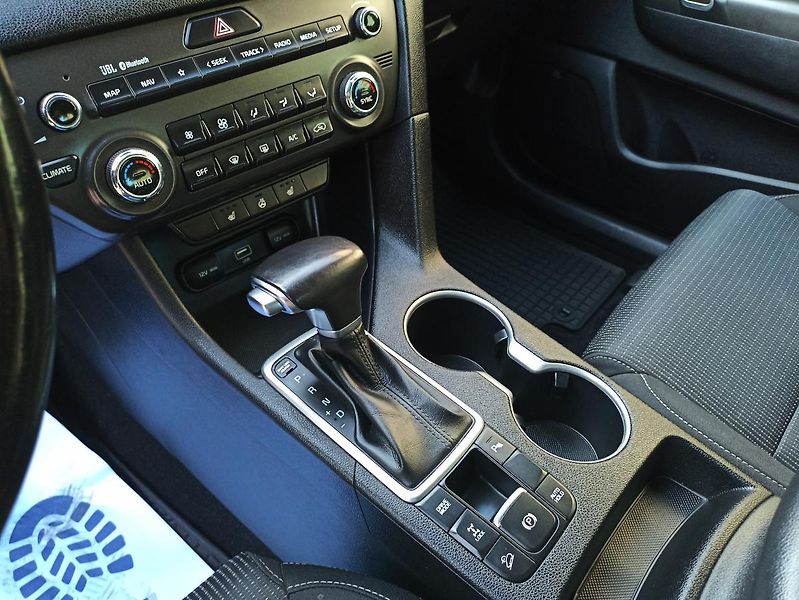 Kia Sportage 1,6CRDi 4x4, AT, Navi, ČR - fotka 21 z 36