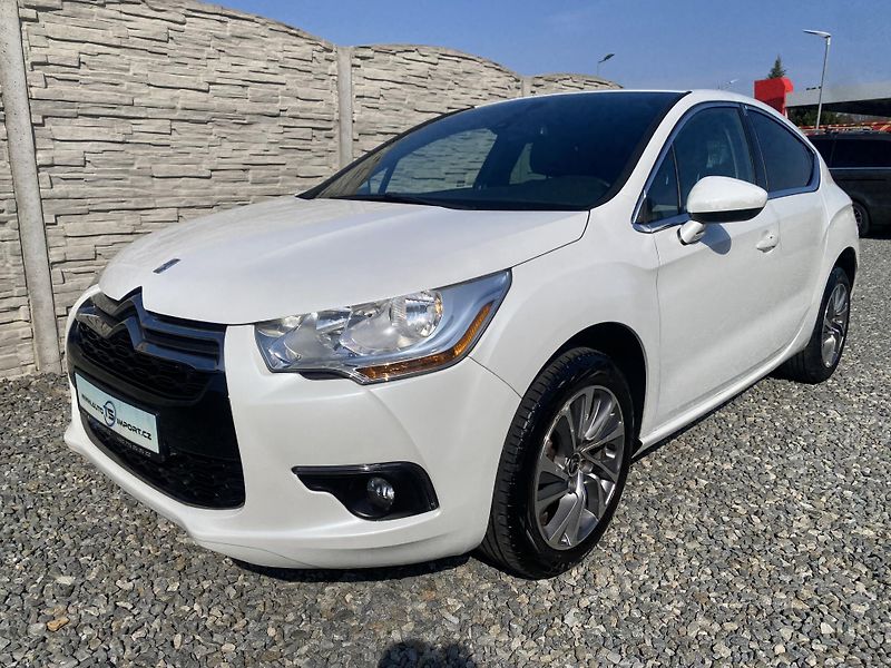 Citroën DS4 1.6i 16V 120PS EXCLUSIVE TOP!! - fotka 2 z 160
