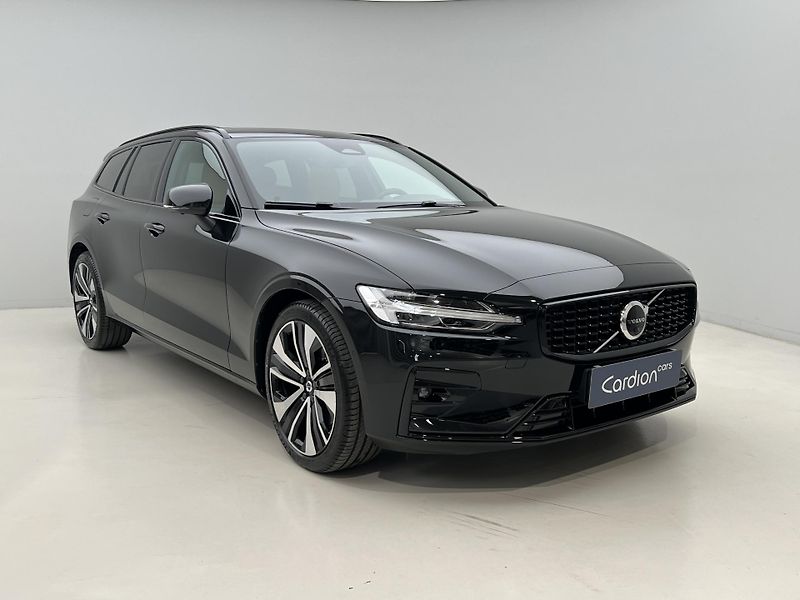 Volvo V60 (2026) B4 PLUS DARK AUT - fotka 13 z 47