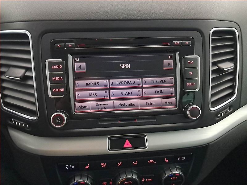 Volkswagen Sharan (2015) 2.0 TDI, 4X4, 7 míst, ČR - fotka 12 z 22