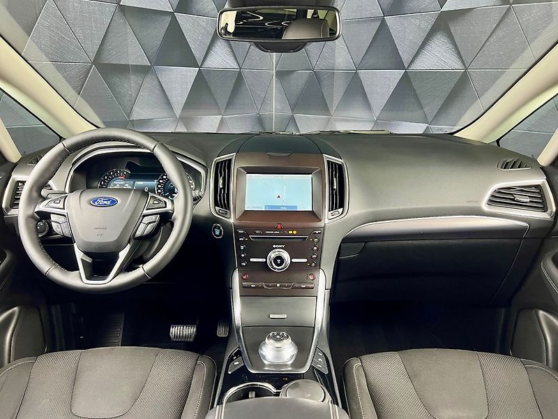 Ford S-MAX 2.0 TDCi 140KW AWD TITANIUM - fotka 10 z 28