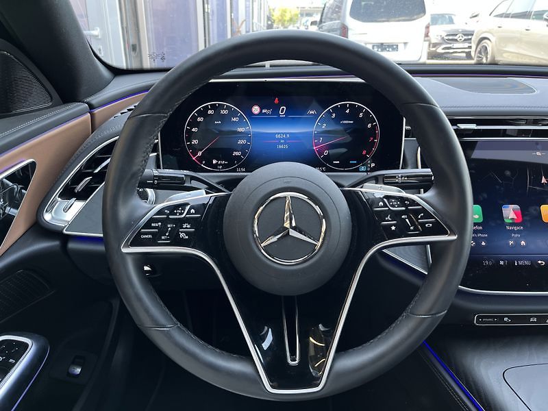 Mercedes-Benz Třídy E 200 4MATIC Avantgarde - fotka 11 z 18