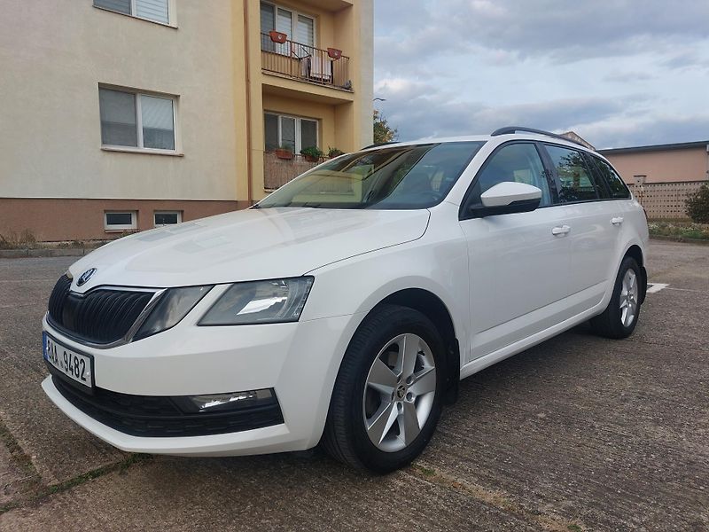 Škoda Octavia 1,6 TDi 85kw Ambition ČR Nav. - fotka 3 z 18