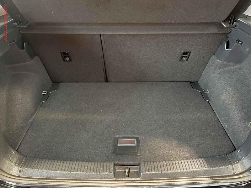 Volkswagen T-Cross (2021) 1.0 TSi, navi, autoAC - fotka 7 z 16
