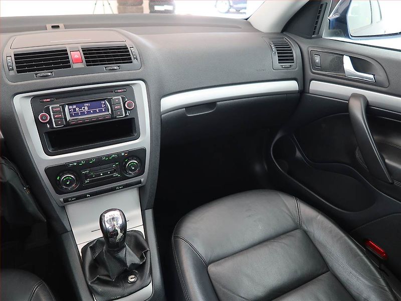 Škoda Octavia (2011) 1.6 TDI, nová STK, zamluveno - fotka 8 z 17