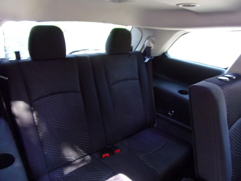 Dodge Journey (2015) 3.6L V6 208kW SXT AUTOMAT 7MÍS - fotka 18 z 21
