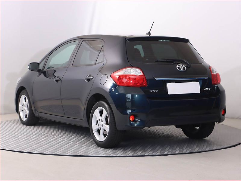 Toyota Auris (2012) 1.4 D-4D, Navi, Vyhř. sedaček - fotka 4 z 17