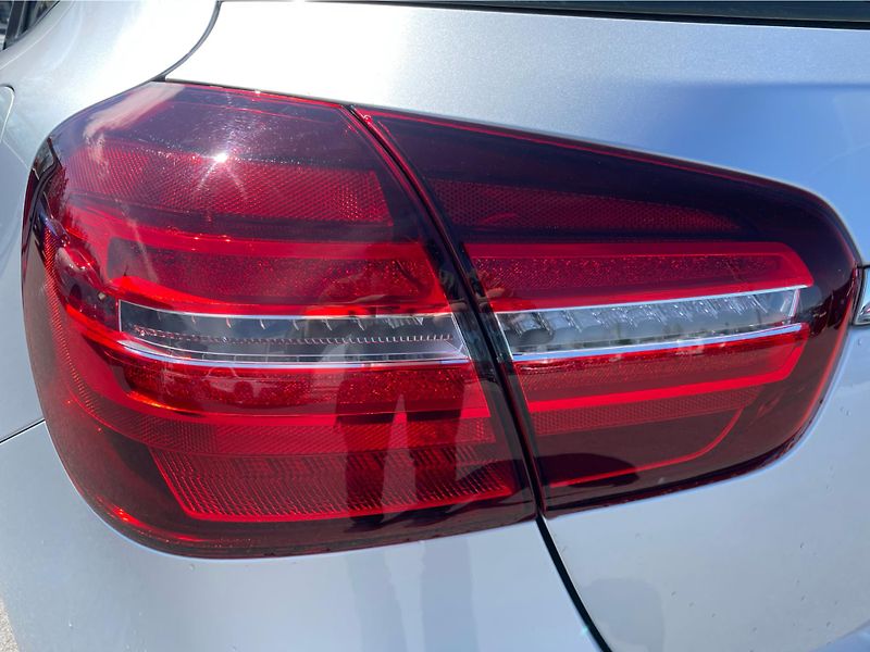 Mercedes-Benz GLA 180 i - fotka 25 z 25