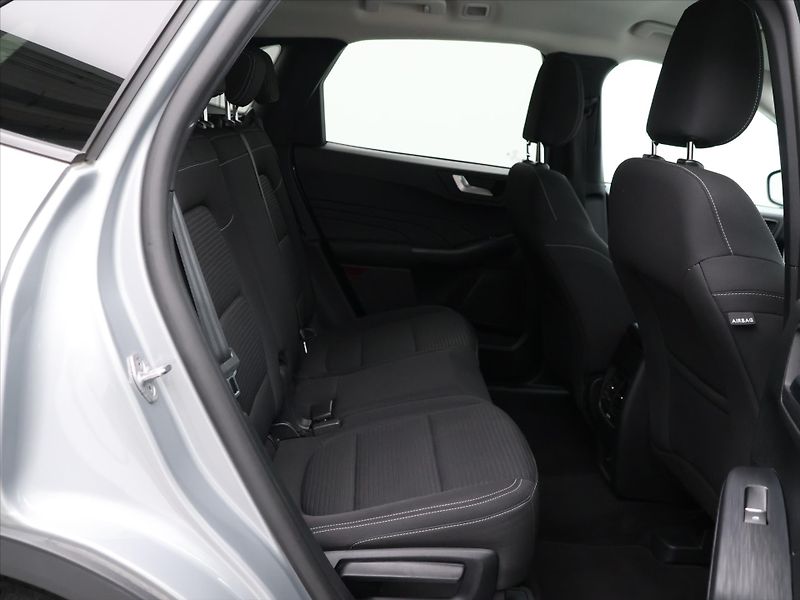 Ford Kuga 2,5 Hybrid 140kW AWD Titanium - fotka 14 z 28