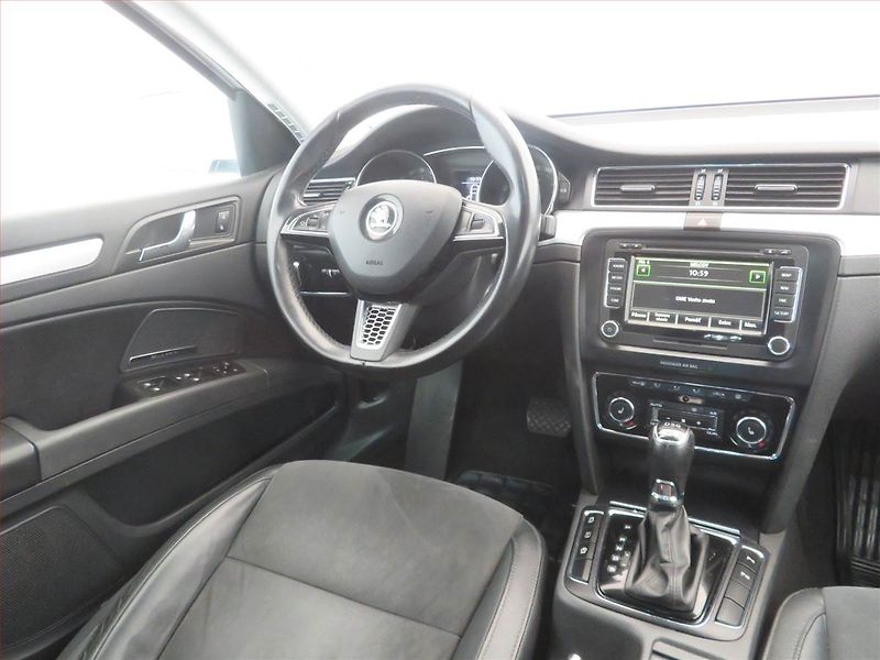 Škoda Superb (2013) Elegance 2.0 TDI, 4X4 - fotka 7 z 16