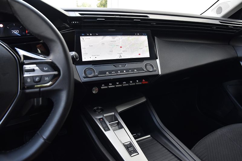 Peugeot 308 1.2 PureTech A/T,LED,TEMP,DPH - fotka 24 z 57