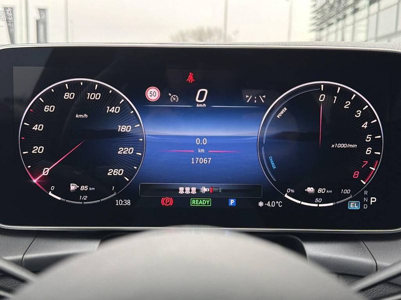 Mercedes-Benz GLC (2024) 300 e 4MATIC - fotka 15 z 29