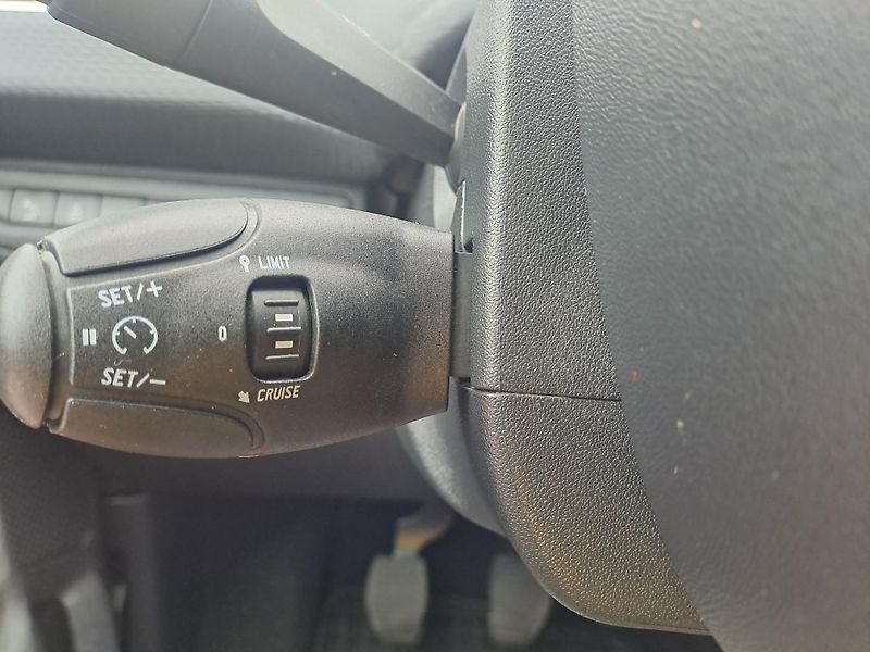 Peugeot 2008 (2017) 1.2  1. MAJITEL ČR PĚKNÝ STAV - fotka 22 z 31