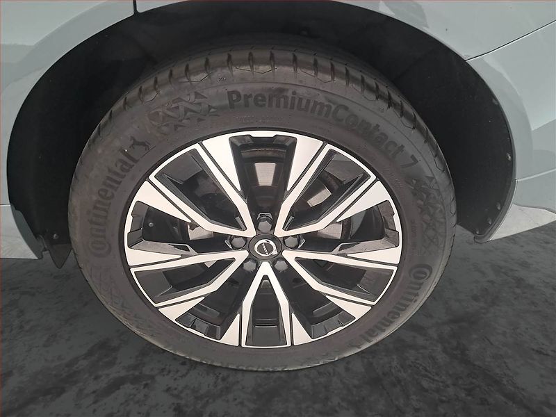 Volvo XC60 (2023) B4 AWD - fotka 15 z 18