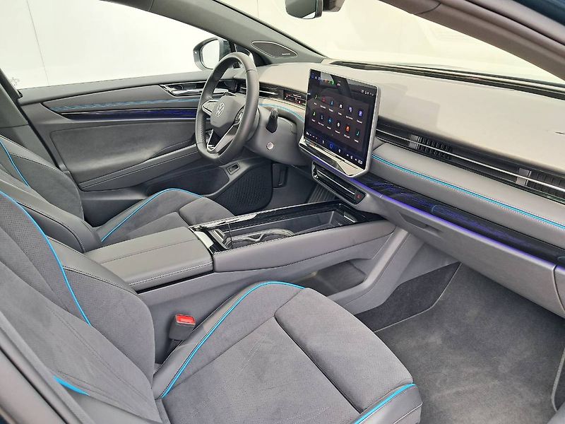 Volkswagen ID.7 (2023) Pro 210  kW , kap. 77 kWh - fotka 22 z 33